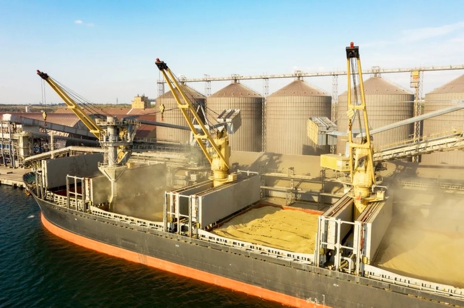 Rusia va considera navele cu destinația Ucraina „potențiale transportatoare de încărcături militare“ din această seară