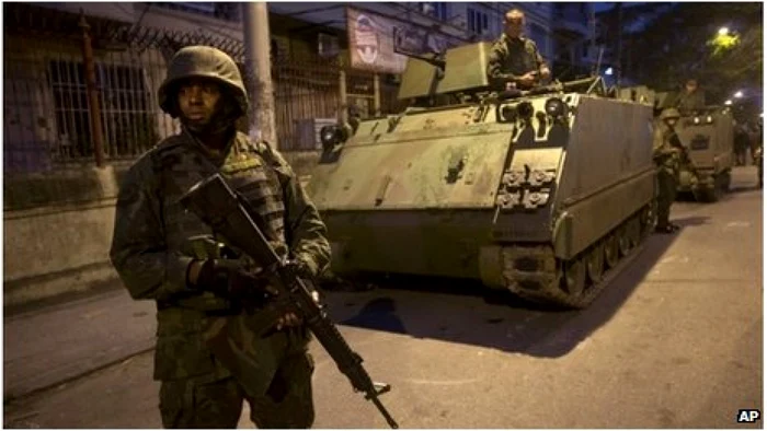 Forţele guvernamentale au asigurat controlul mahalalelor de la marginea oraşului Rio de Janeiro. FOTO: Getty Images