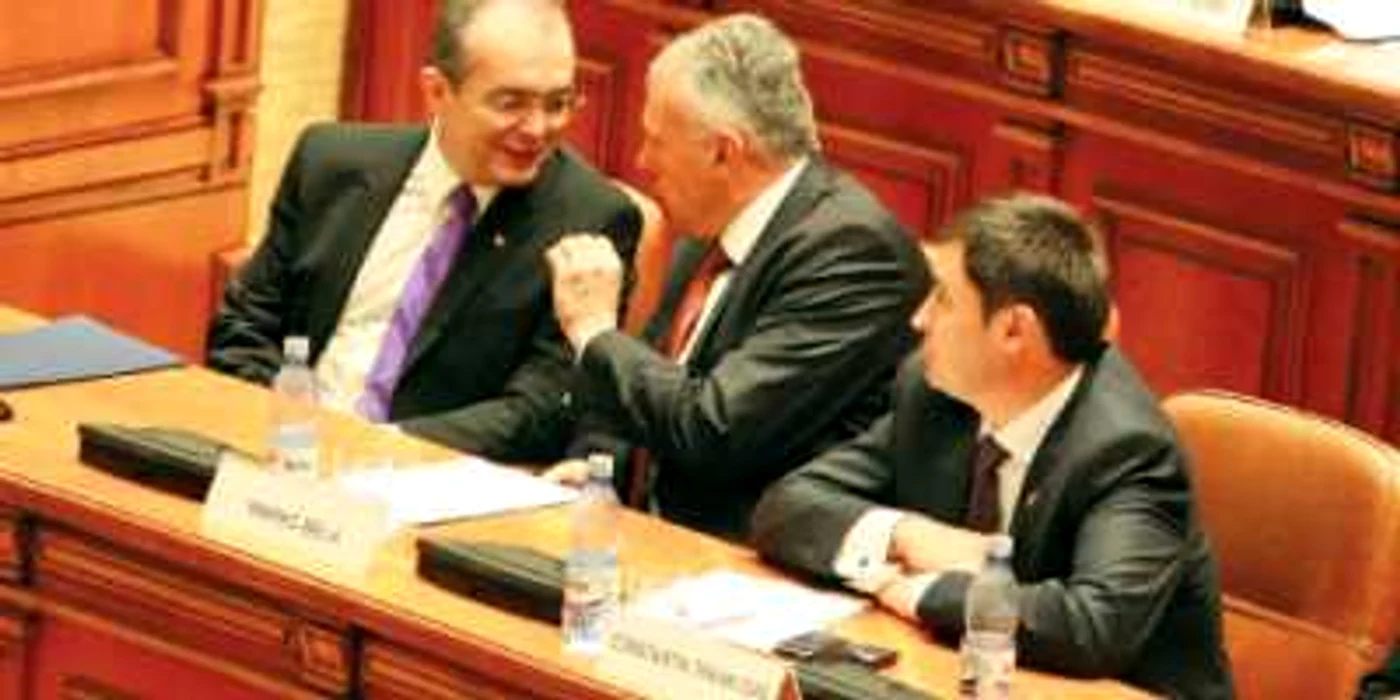 Premierul Emil Boc a mizat pe sprijinul UDMR la  moţiunea de cenzură  de acum două zile