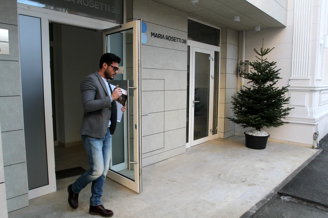 Victor, surprins la negocieri, în 2014, la rezidenţialul din zona Maria Rosetti