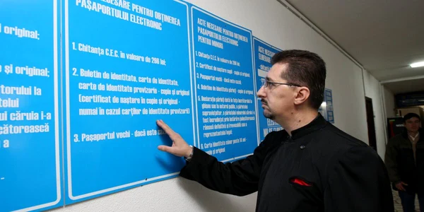Părintele Daniel va solicita noul paşaport