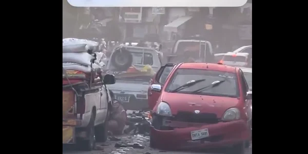 Atentat sinucigaș în Pakistan: Cel puțin 14 morți și 20 de răniți în apropierea unei secții de poliție FOTO captură video X/@KreatelyMedia