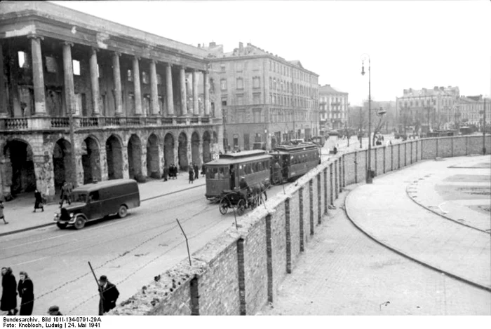 Bundesarchiv Bild 101I 134 0791 29A Polen Ghetto Warschau Ghettomauer jpg jpeg