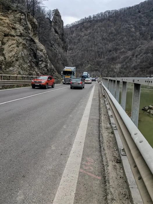 Au fost ridicare restricţiile de trafic instituite pe DN 7 Râmnicu Vâlcea - Sibiu