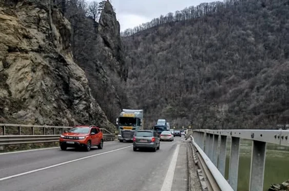 Traficul rutier a fost reluat. FOTO DRDP Craiova