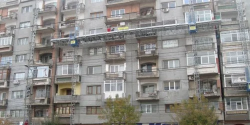 Târgovişte: Peste 70 de blocuri refăcute până la iarnă