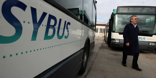 Autobuzele vor circula, pentru început, de cinci ori pe zi