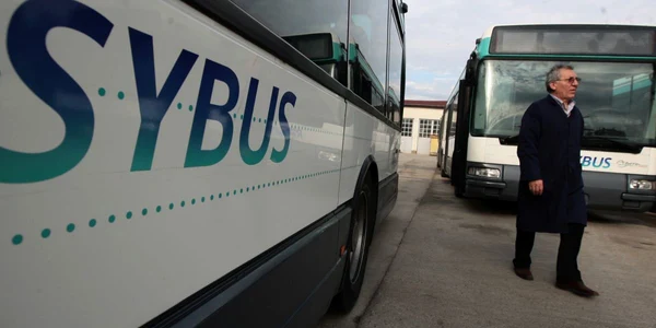 Autobuzele vor circula, pentru început, de cinci ori pe zi