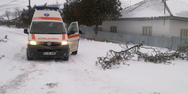 Ambulanța a ajuns la Grindu și a preluat pacientul