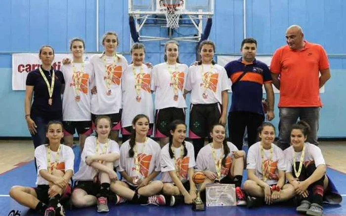 Mădălin Piperea este antrenorul principal al lotului naţional de baschet U16