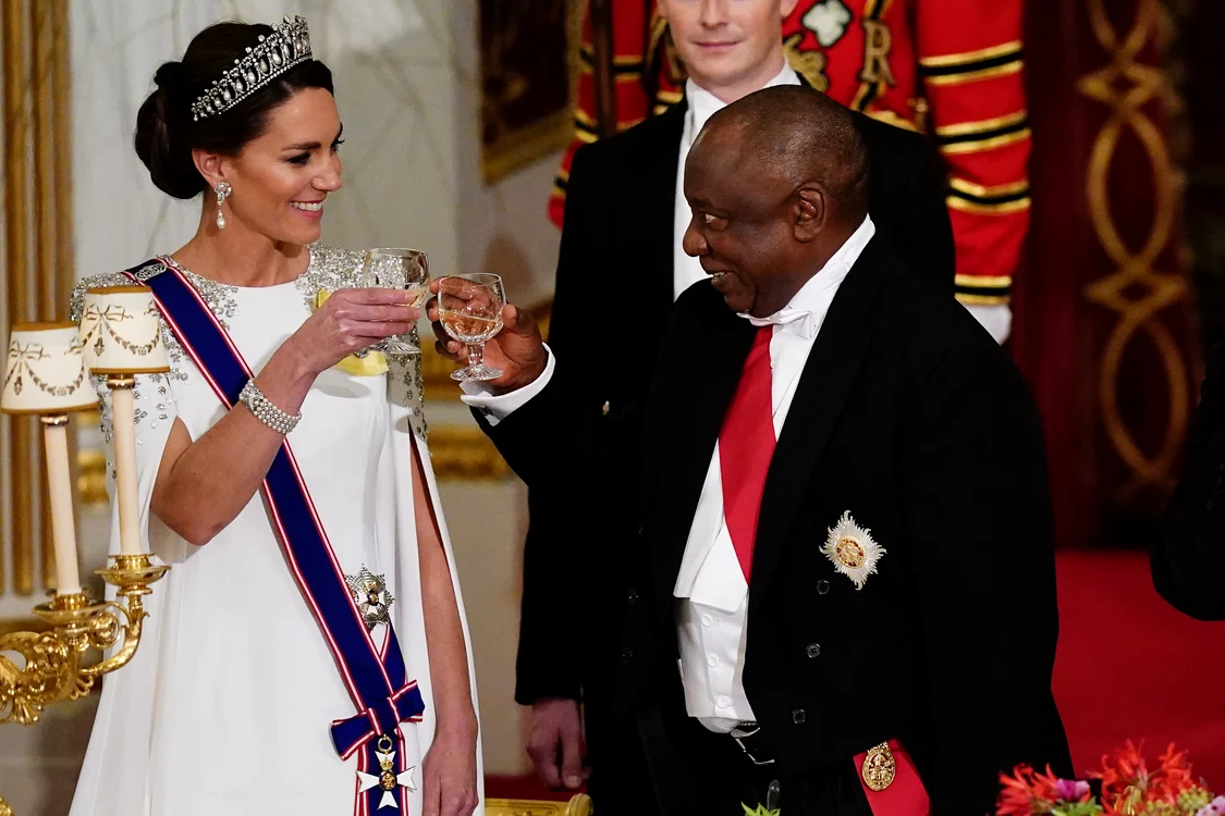 Kate Middleton cu diademă (3) jpg