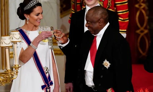 Kate Middleton cu diademă (3) jpg