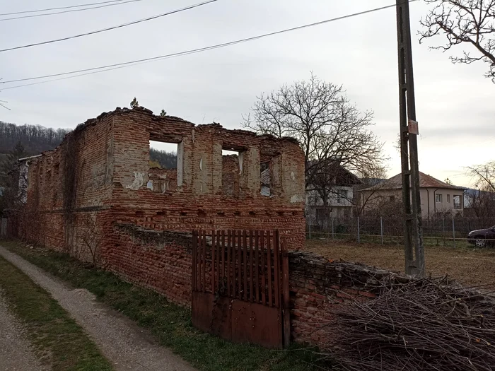 Conacul ridicat de Constantin Brâncoveanu în Ştefăneşti (foto: Denis Grigorescu)