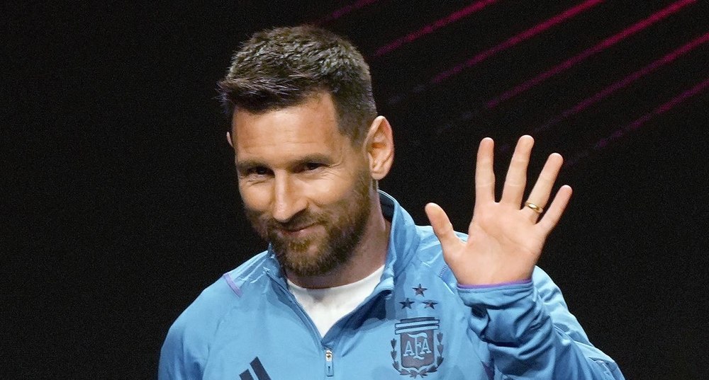 Cum a aflat Lionel Messi că va juca la echipa de pe ultimul loc. Prietenul Kun Aguero, glume pe seama sa