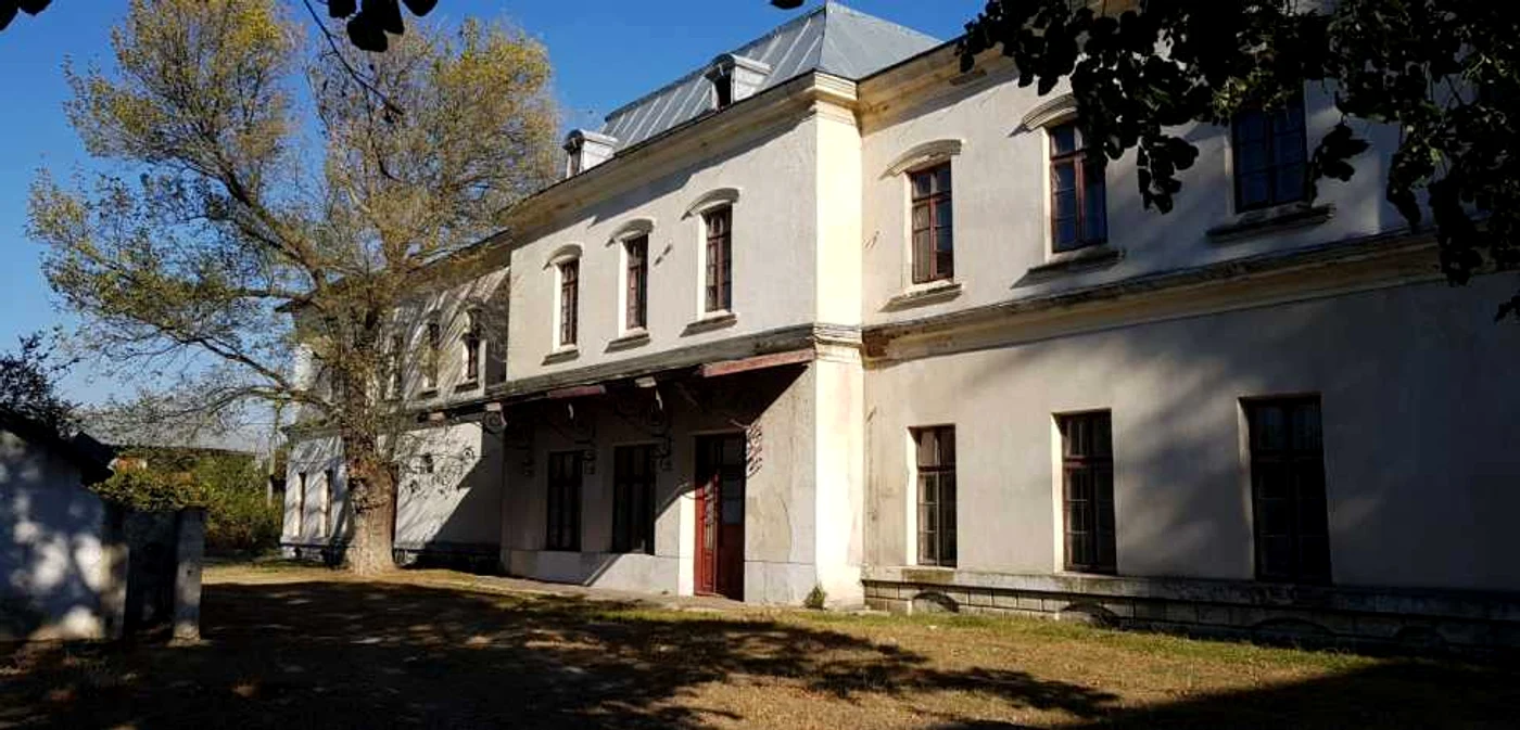 Gară construită de Anghel Saligny