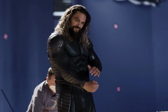 Jason Momoa îl joacă pe Arthur Curry/Aquaman Sursa foto Cinemagia