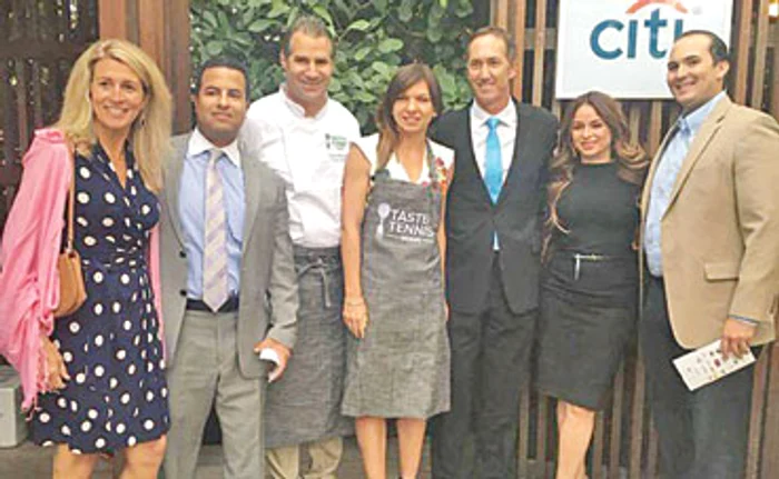 Simona Halep a primit şi un şorţ, ca amintire, la MiamiFoto: Twitter