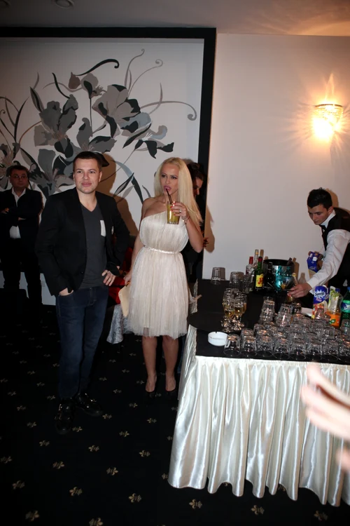 Anda Adam şi-a pus prima dată silicoane în 2002