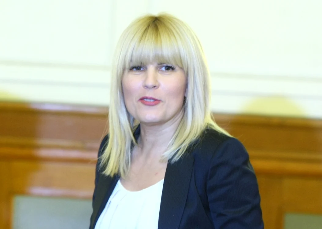 
    Elena Udrea şi-a speriat colega de celulă care i-a cedat patulFoto: Click!  