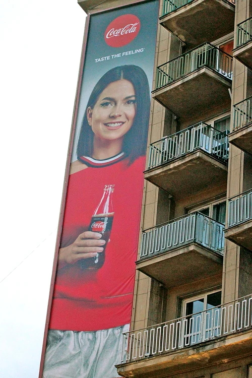 Inna îşi rotunjeşte veniturile din concerte cu diverse reclame