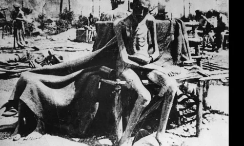 Mărturii cutremurătoare ale supravieţuitorilor de la Auschwitz: „îmi amintesc mirosul insuportabil al cărnii de om arzând!” jpeg