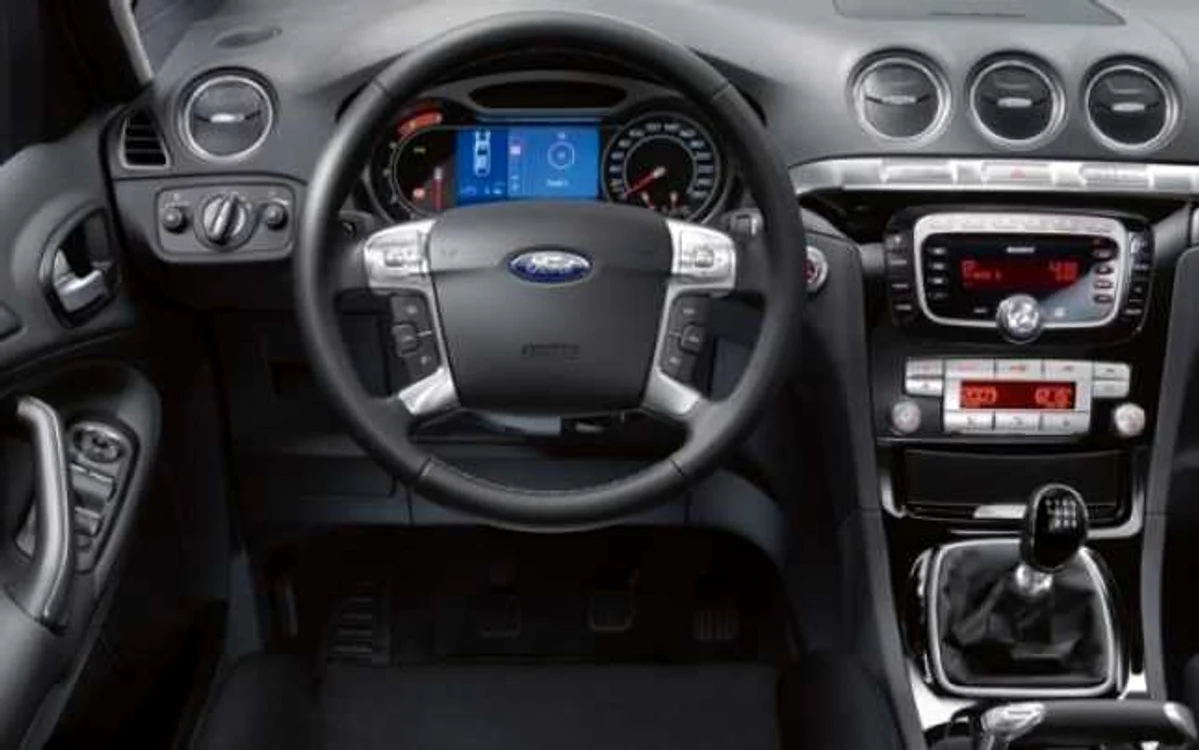 Noul Ford S-Max va a[rea pe pia'[ cel mai probabil ]n anul 2015