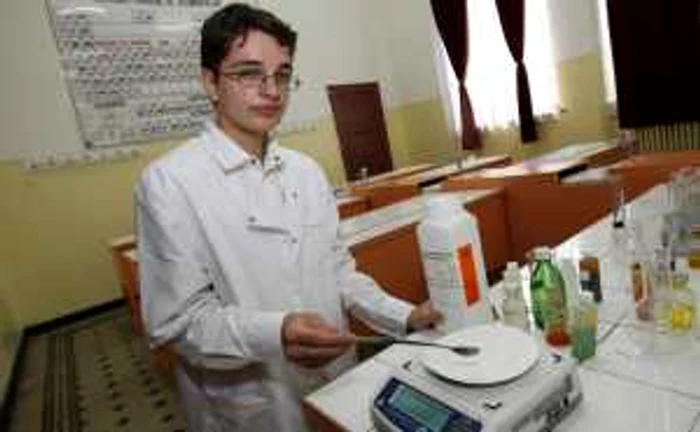 Zecile de experimente, atent cântărite, i-au adus succesul