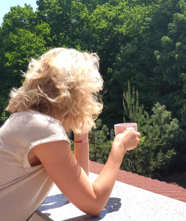 Are parte de multă linişte la casa de lângă pădure