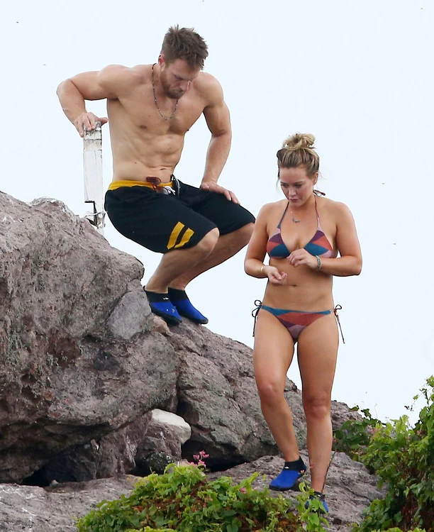 Exclusive    Premium: Hilary Duff And Jason Walsh Hang Out At The Beach In Puerto Vallarta ***NO INTERNET W/O PRIOR AGREEMENT*** jpeg