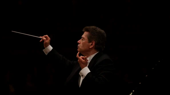 Violonistul Valeriy Sokolov și dirijorul Christian Badea, într un nou program din seria „Concertele Centenarului la Ateneu” jpeg