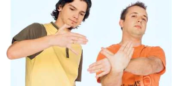 Bobo (stânga) şi Bobi,  „părinţii“ lui Săndel,  soliştii trupei Fără Zahăr 