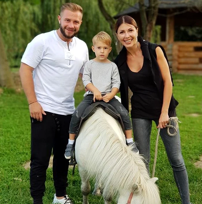 
    Ilinca Vandici s-a plimbat cu Mocănița în Bucovinafoto: Instagram  