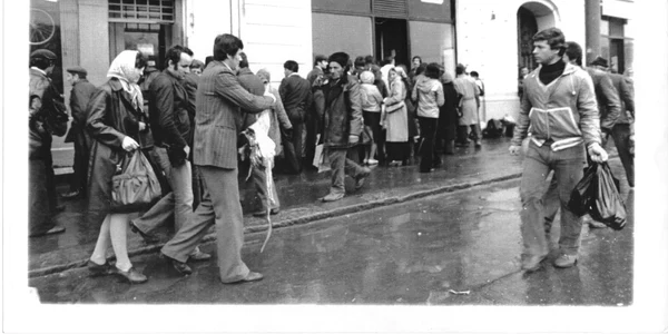 calarasi coada la alimentara in comunism foto memorialsighet.ro