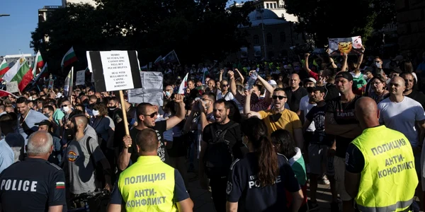 Proteste antiguvernamentale la Sofia 10 IULIE 2020 Foto Epa-Efe