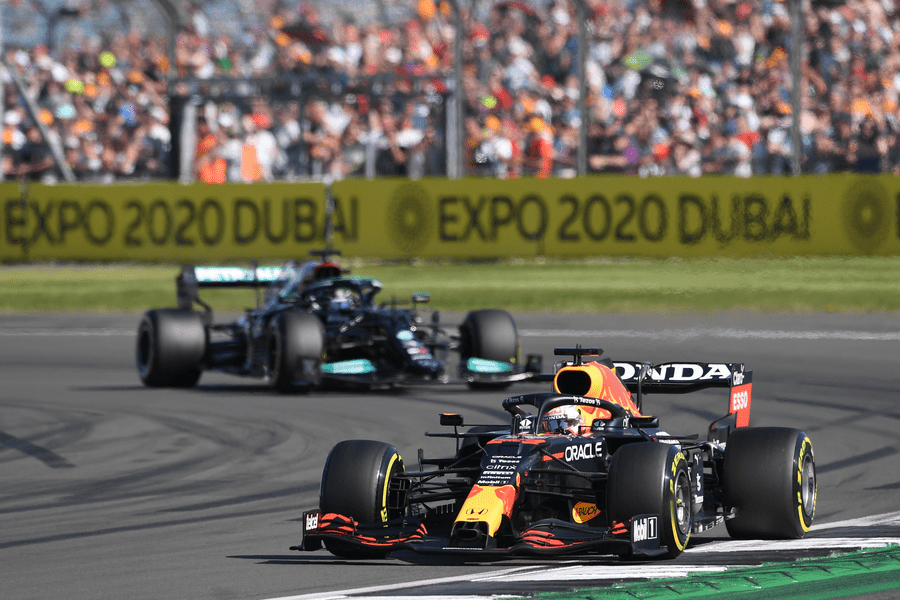 Verstappen a câștigat ultima cursă a sezonului de Formula 1. Leclerc a triumfat în fața lui Perez