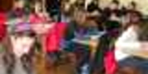Şcoala pentru care s-au luptat părinţii şi profesorii a început noul an şcolar în vechiul sediu