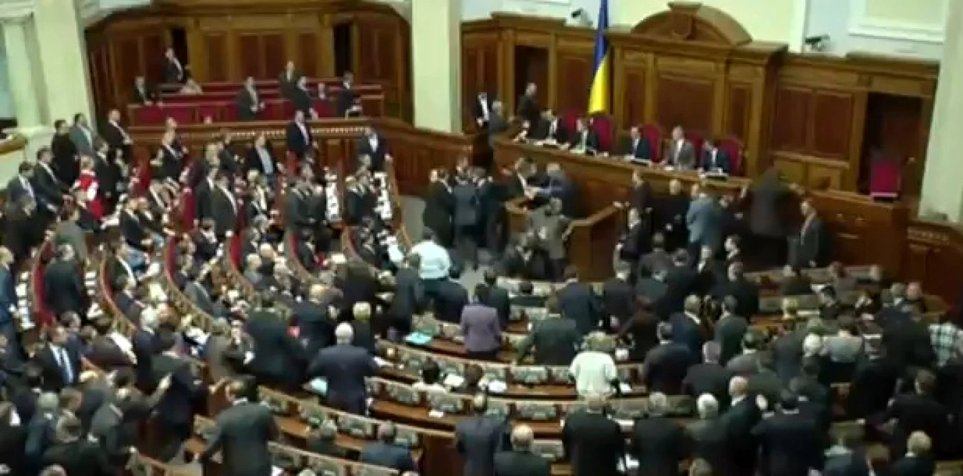 Şedinţă tensionată în parlamentul Ucrainei. FOTO: captura video/arhivă