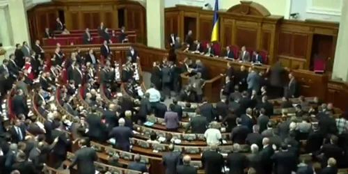 bataie parlament ucraina foto YouTube