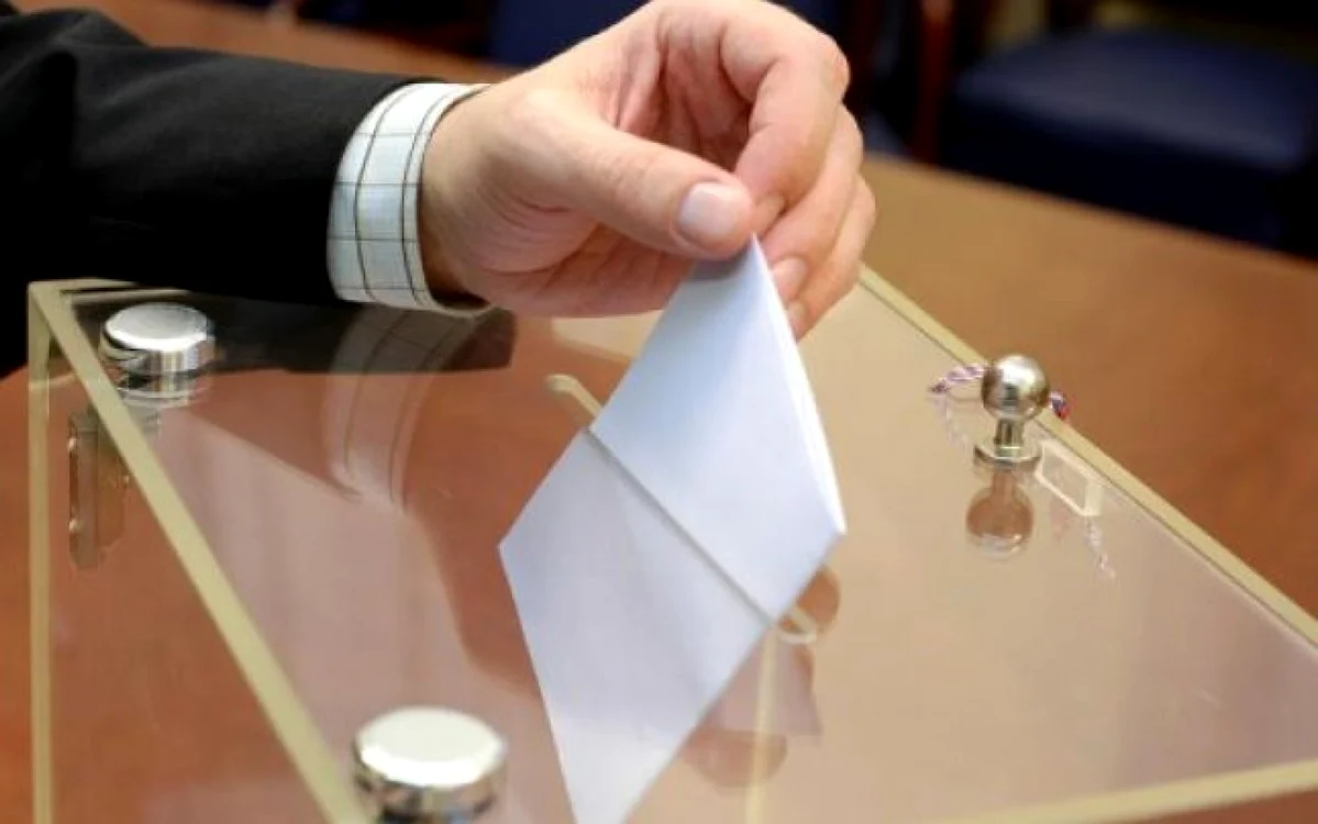 Voturile se adună astăzi prin metode noi, manipularea rămâne FOTO: arhiva