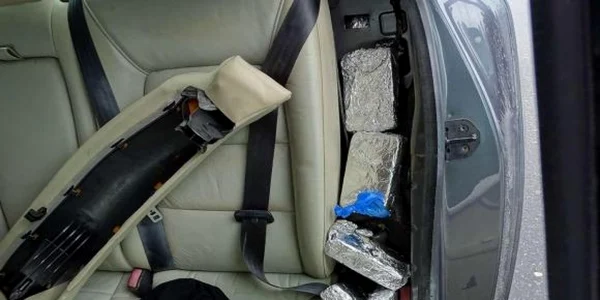   Poliţiştii de Frontieră au găsit şase kilograme de heroină în maşina unor cetăţeni bulgari