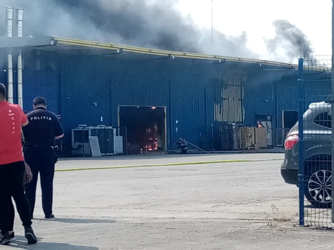 Incendiu uriaş în Oradea