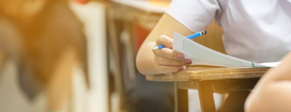 Un candidat la Bac-ul de toamnă a mărturisit cum a învățat pentru examen: „Am ascultat niște piese care m-au ajutat să le înțeleg mai repede, de la un rapper, Psihotrop”