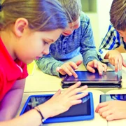 copii internet ashuttershock