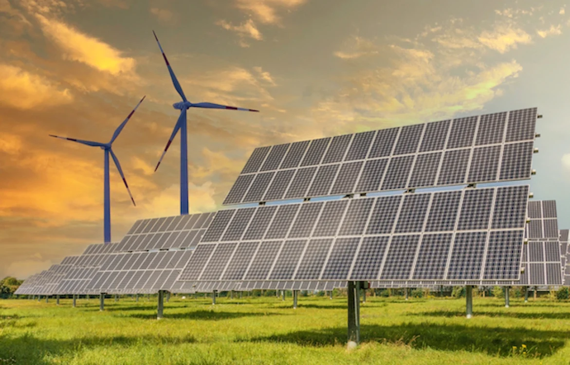 Producătorii de energie regenerabilă cer Guvernului să renunțe la taxa de solidaritate