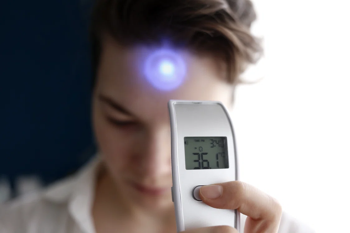 
    Elevilor li se va lua temperatura la intrarea în sălile de clasăfoto: Shutterstock  
