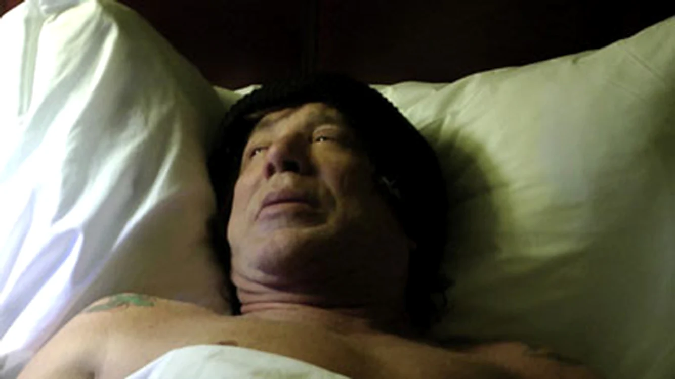 
    Mickey Rourke, după operaţia estetică ratată  