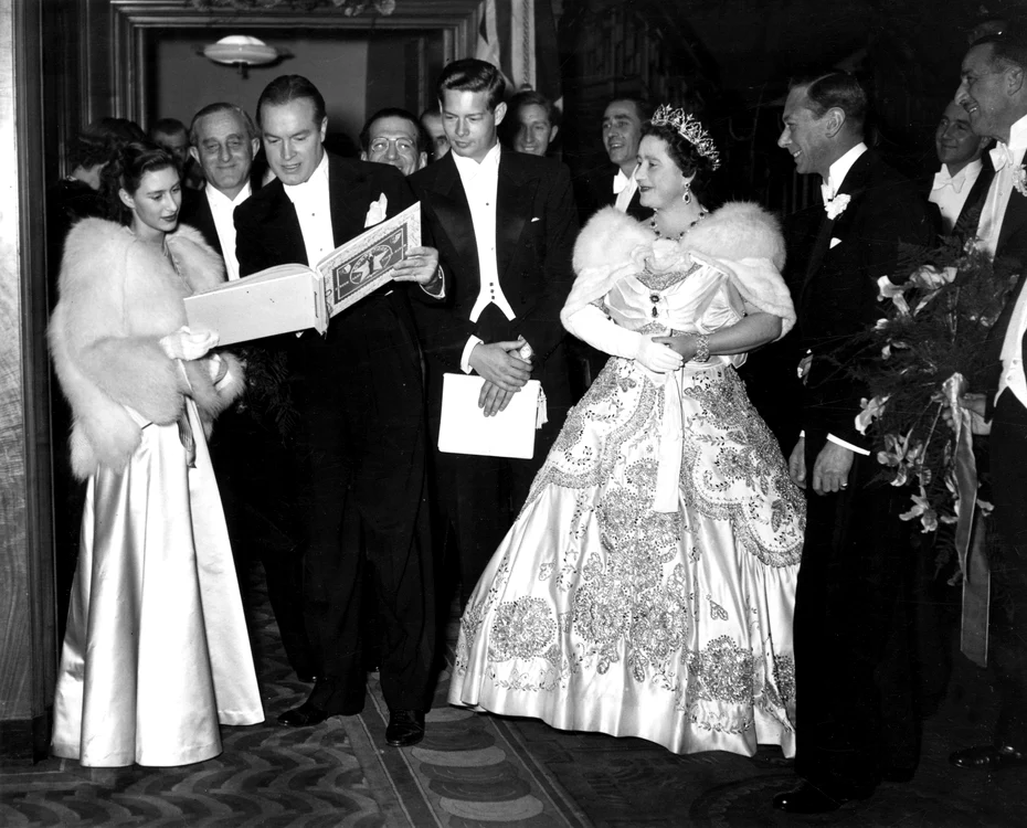 Prințesa Margaret Rose, Bob Wolff, Bob Hope, Regele Mihai, Regele George și Regina Mary.