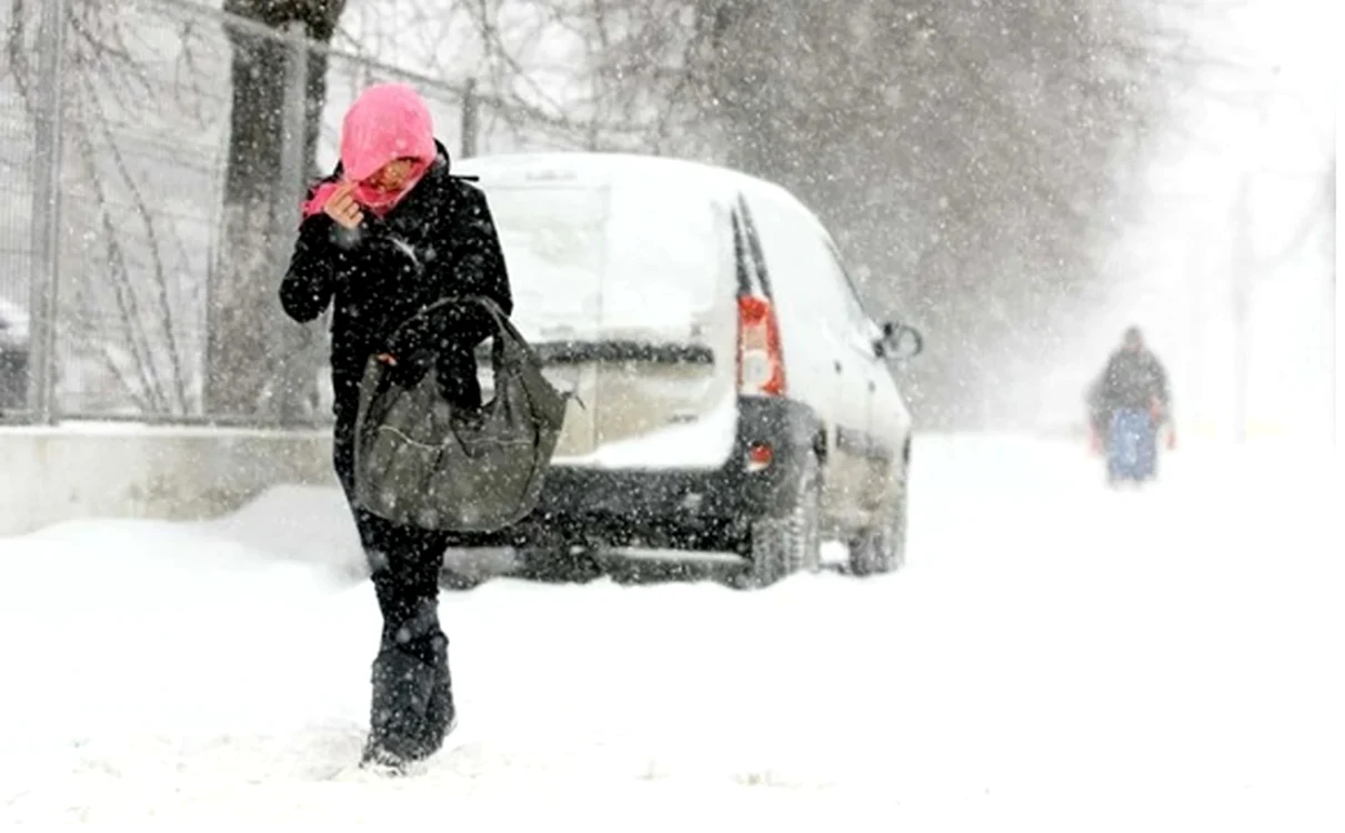Noi alerte meteo: Ninsori, lapoviță și polei în majoritatea regiunilor.
