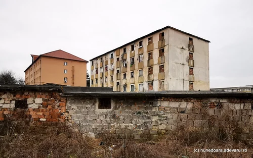 Blocul fantomă din Hunedoara Foto Daniel Guță ADEVĂRUL (10) jpg