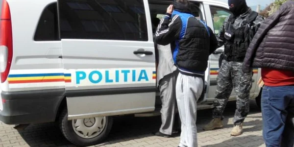 Doi craioveni sunt reţinuţi pentru evaziune fiscală  
